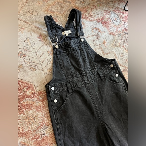 Madewell Straight-Leg Overalls in Lunar Wash - Picture 7 of 8